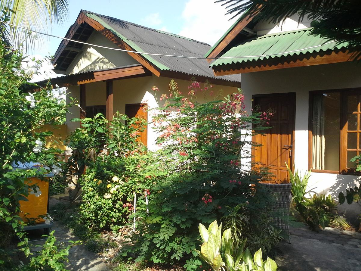 Arnel Bungalows Senggigi Dış mekan fotoğraf